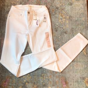 Jessica Simpson Kiss Me Super Skinny Jegging-White